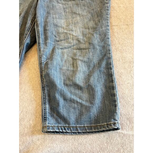 C est 1946 Denim Capri Jeans Women's size 16 Blue Medium Wash Stretchy Comfy - Picture 7 of 15